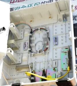 Fusion splicing of optical fibers in distribution boxes