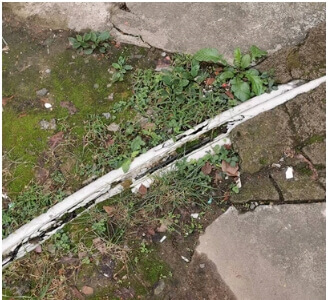 Exposed plastic pipelines